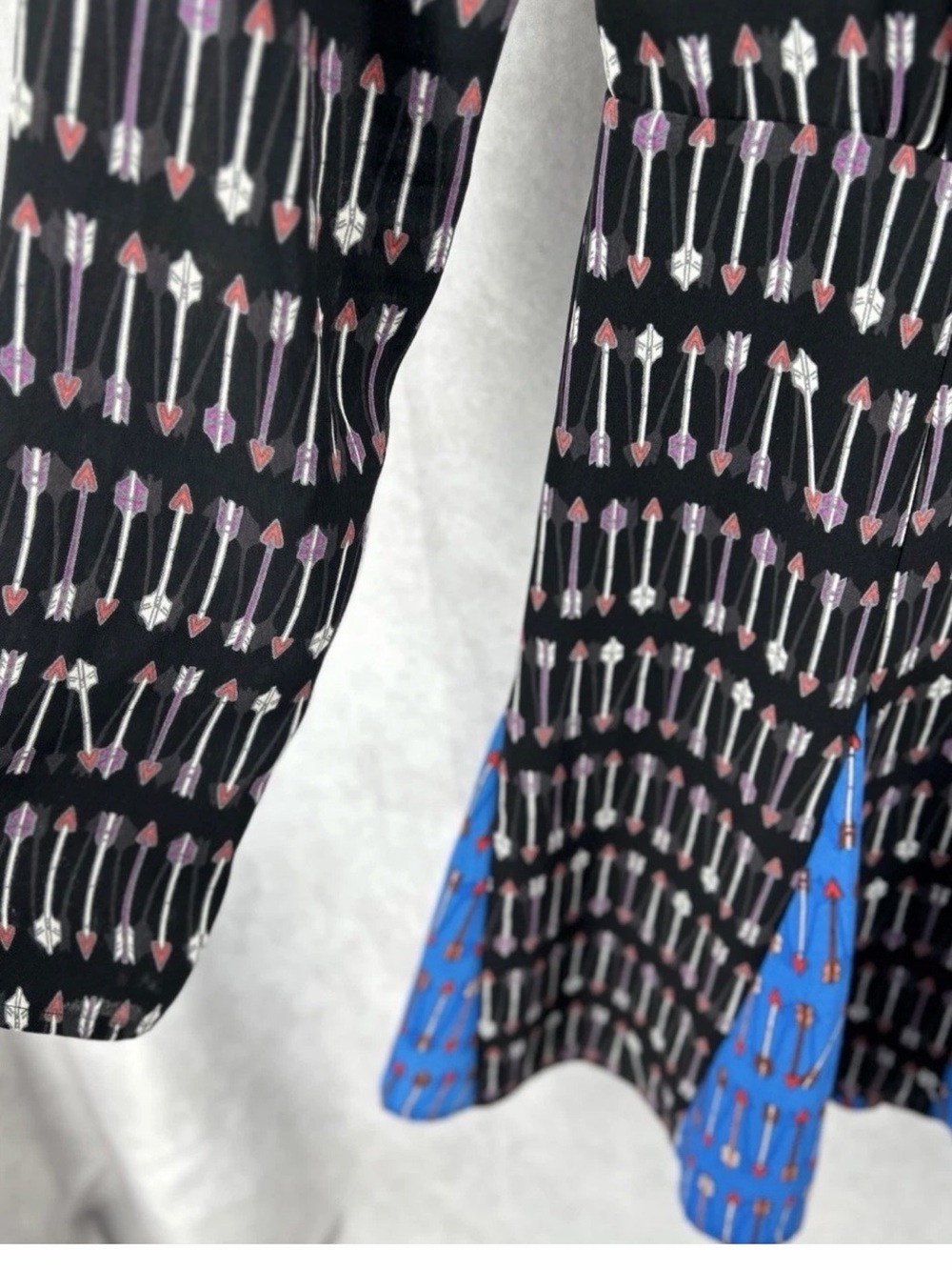 BCBGMaxAzria Black Arrow-Print Long-Sleeve Dress with Blue Insets - Picture 7 of 7